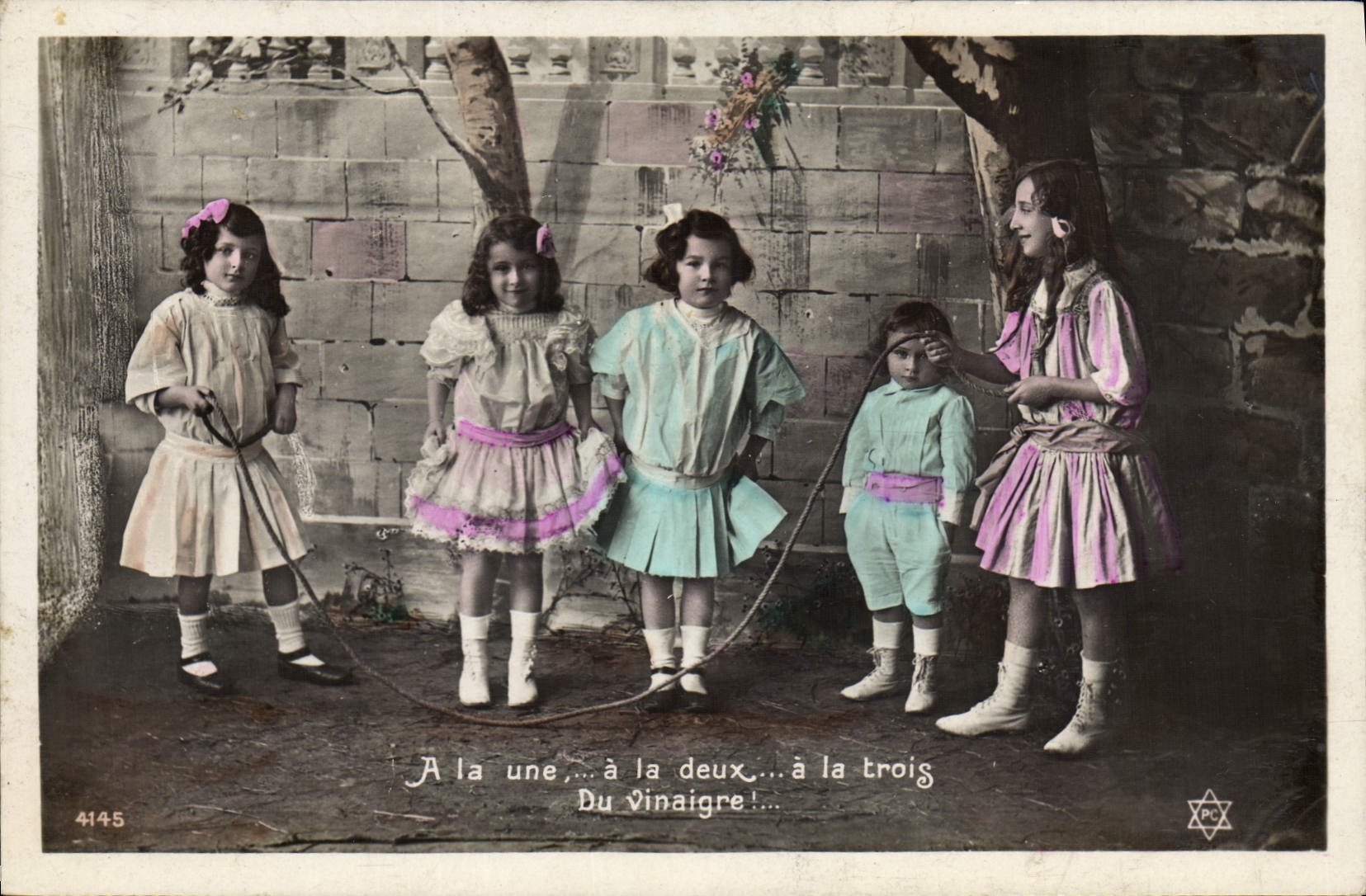 CPA Enfants Corde a sauter 