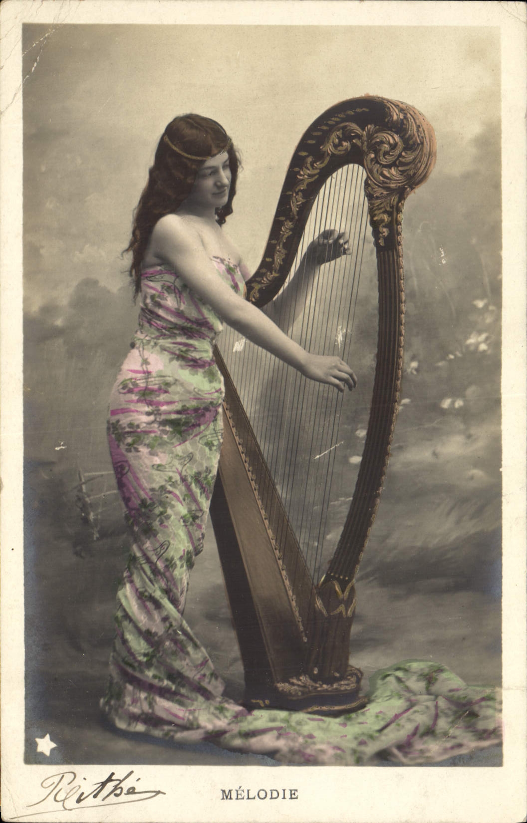 CPA Femme Harpe Melodie