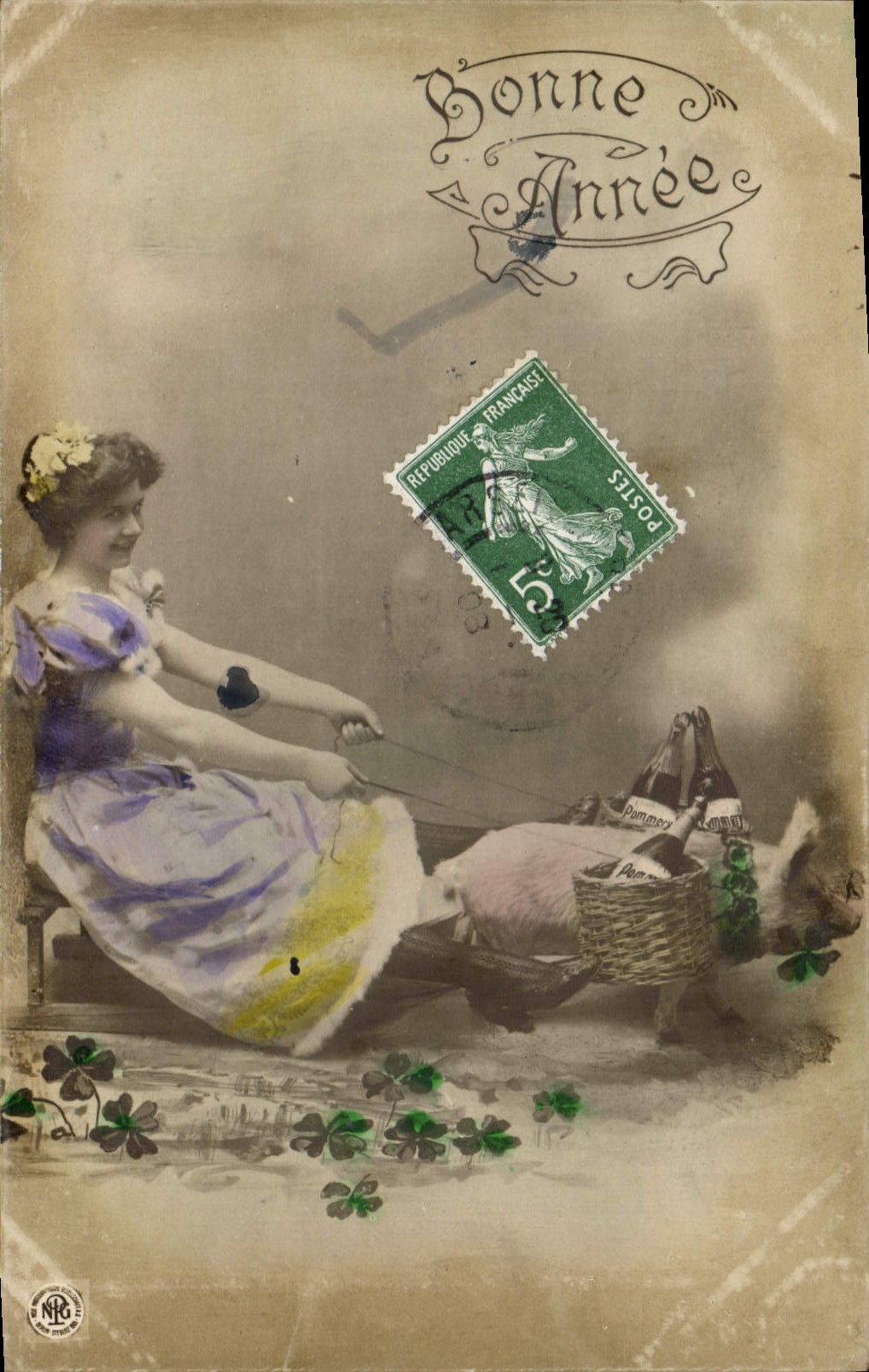CPA Cochon Porc Femme Bonne annee 