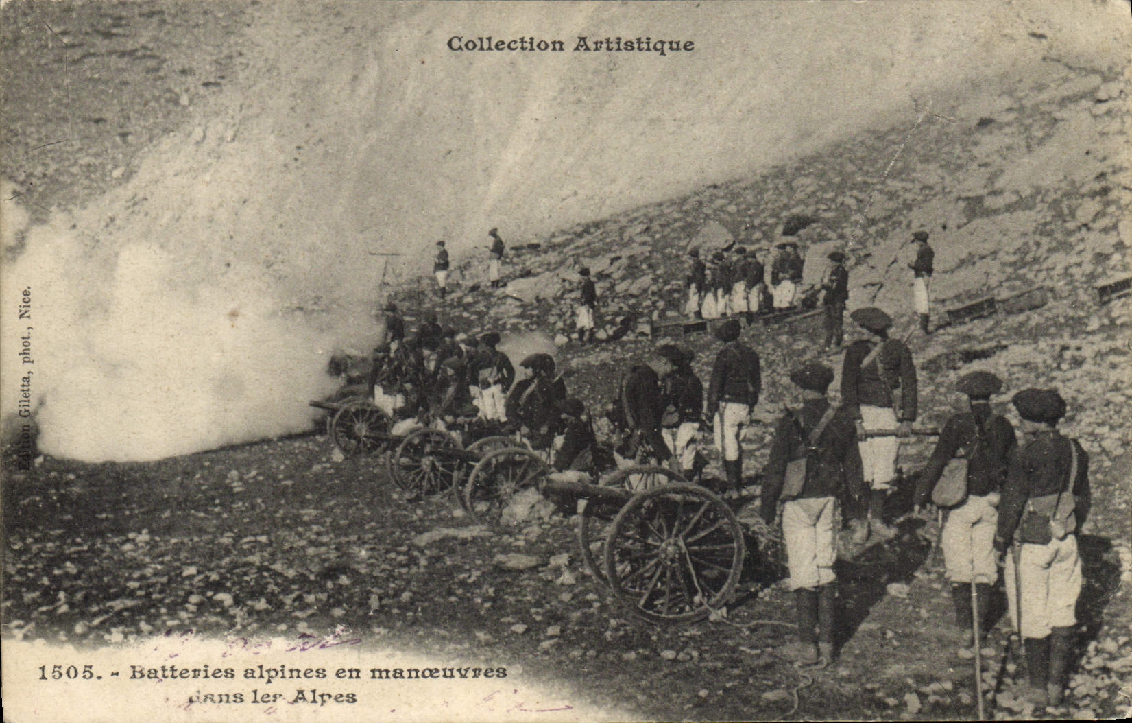 CPA Militaria Chasseurs Alpins Batteries alpines en manoeuvres dans les Alpes
