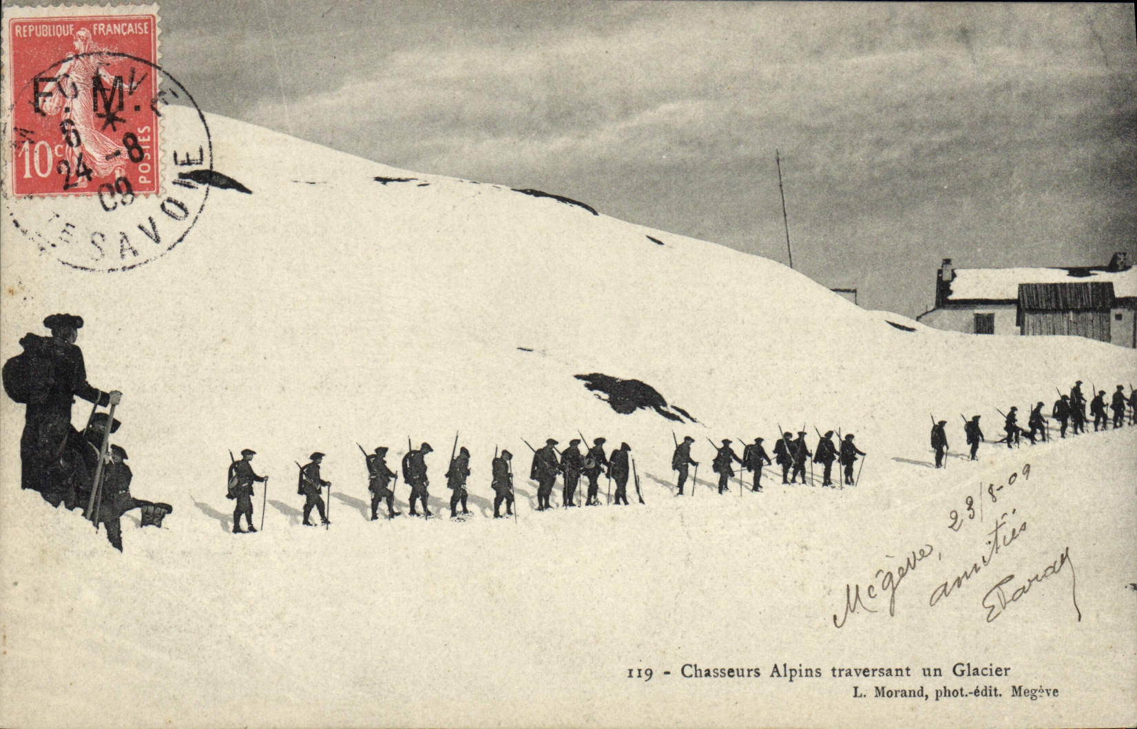 CPA Militaria Chasseurs Alpins traversant un glacier 