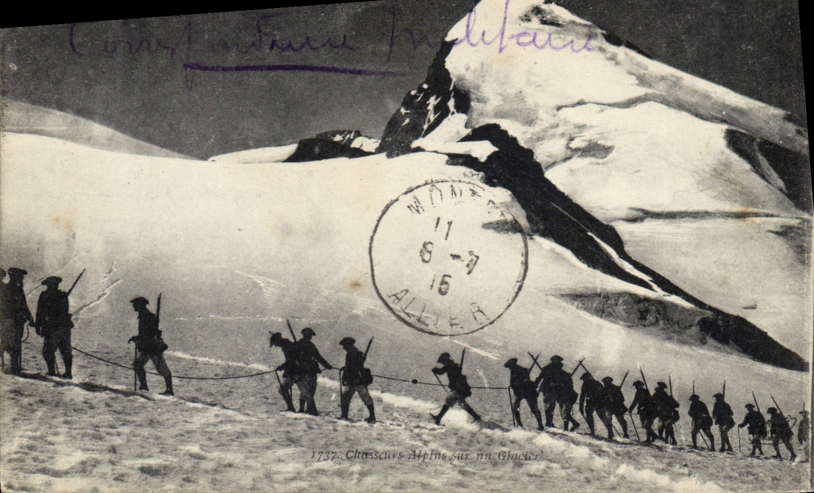 CPA Militaria Chasseurs Alpins sur un glacier