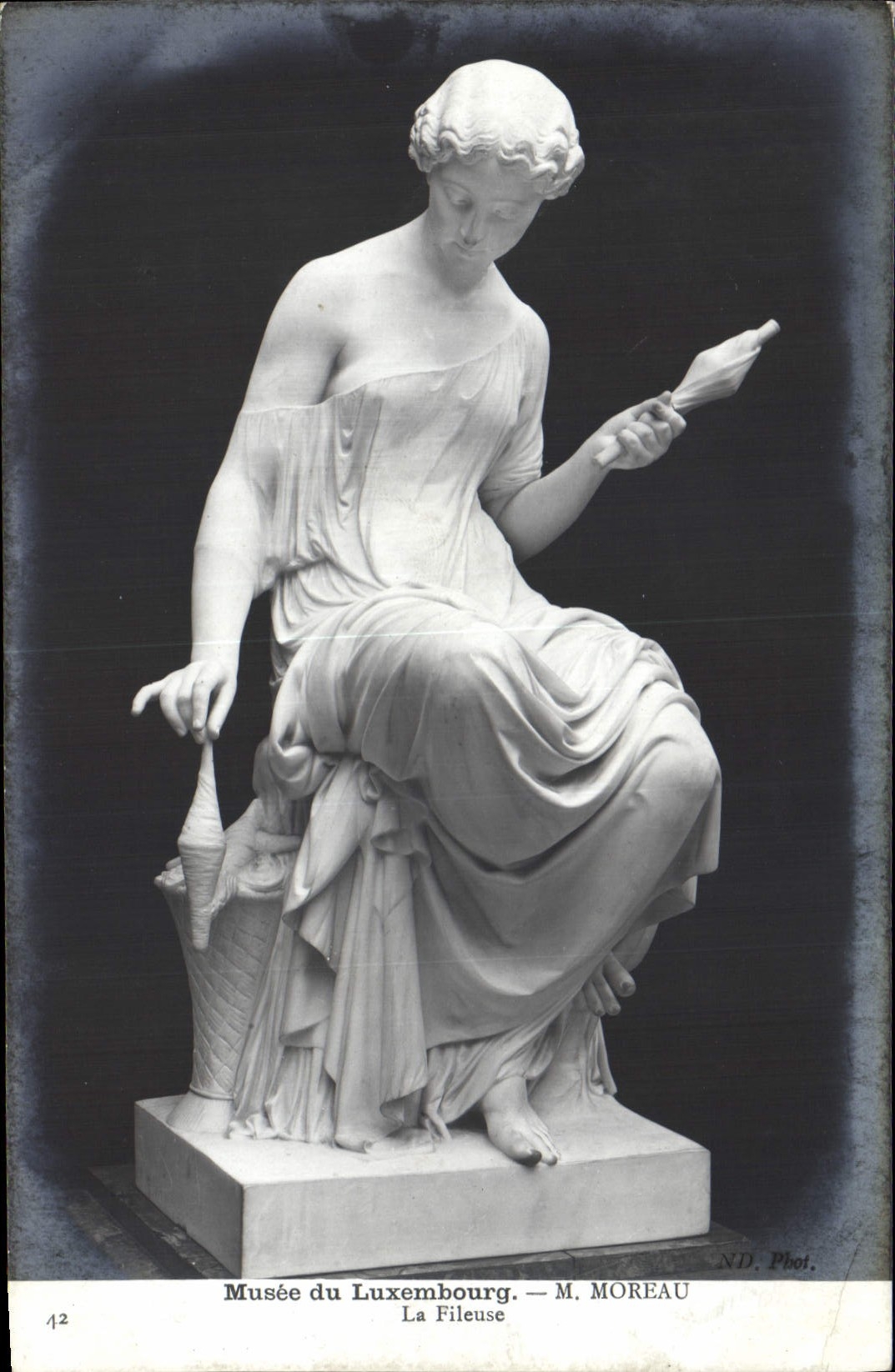 CPA Paris Musee du Luxembourg Moreau La fileuse 