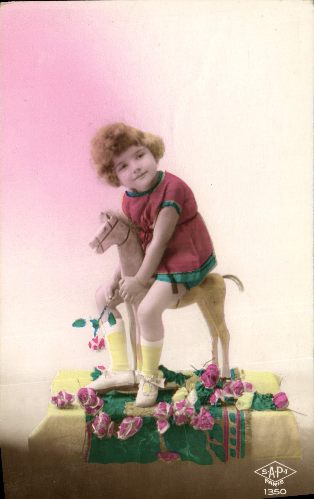CPA Enfant Cheval de bois 