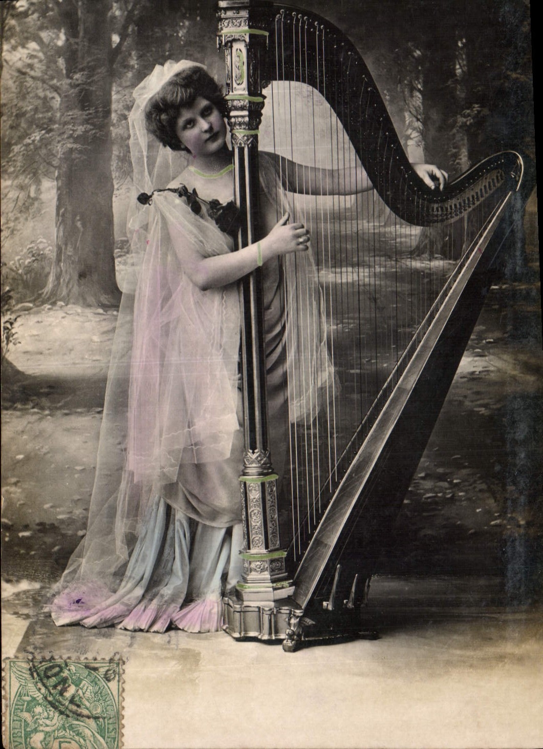 CPA Femme Harpe 