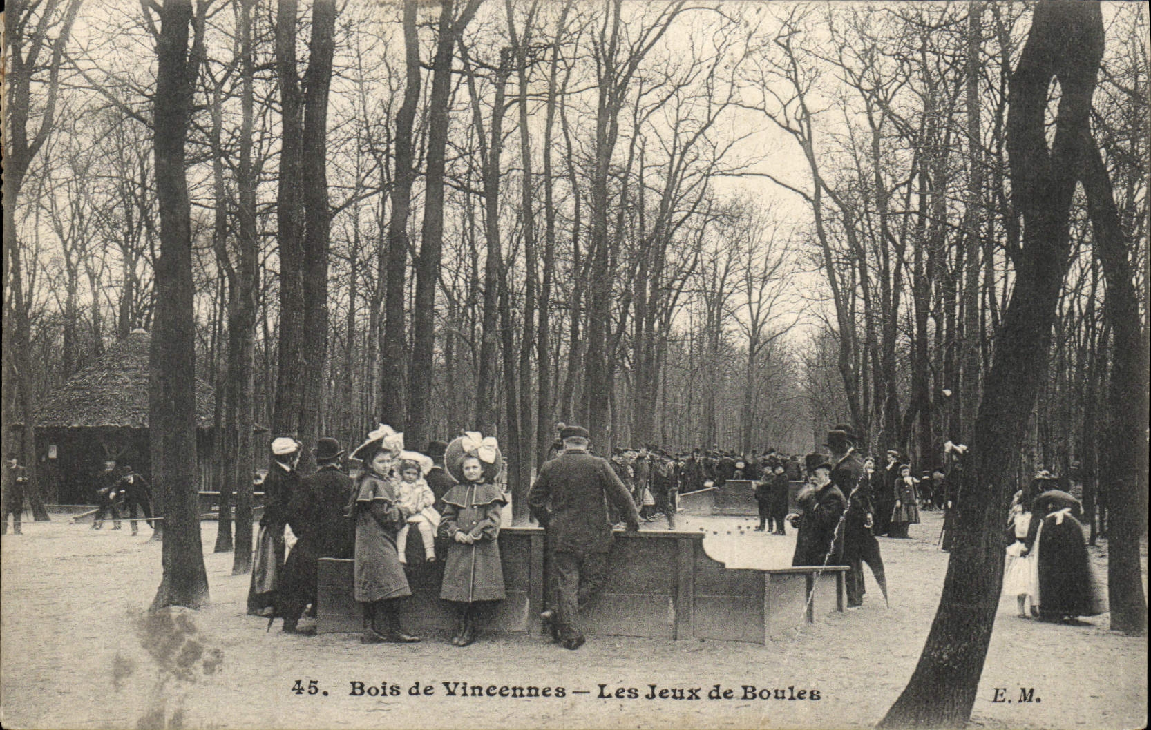 Vintage Postcard Vincennes Game of bowls sets of balls