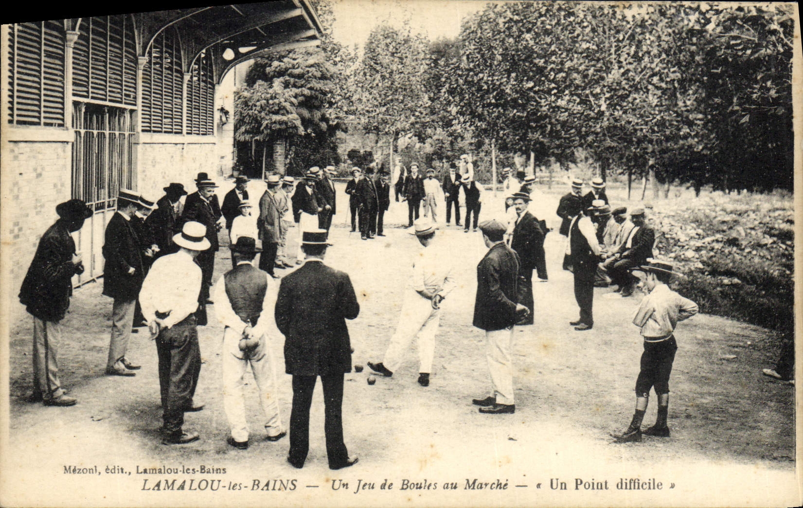 CPA Petanque Lamalou les Bains Un jeu de boules au marche Un point difficile TOP