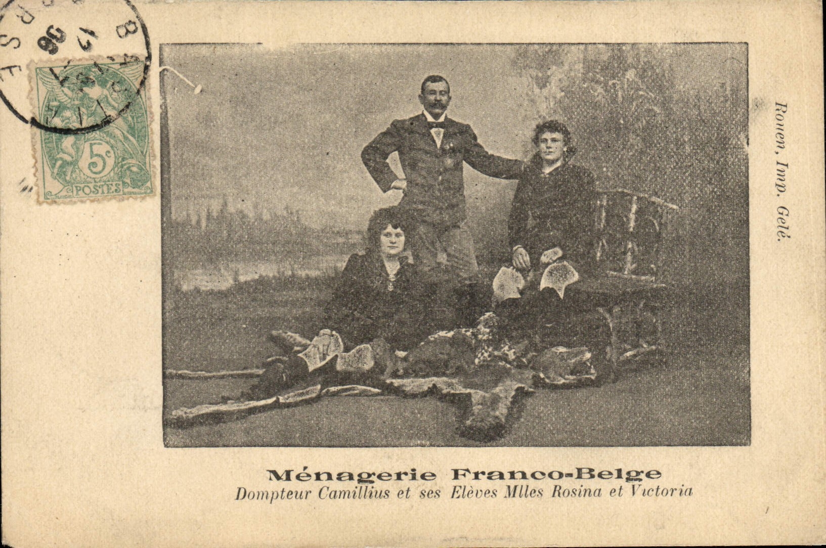 CPA Lion Menagerie Franco Belge Dompteur Camillius et ses eleves Mlles Rosina et Victoria TOP 