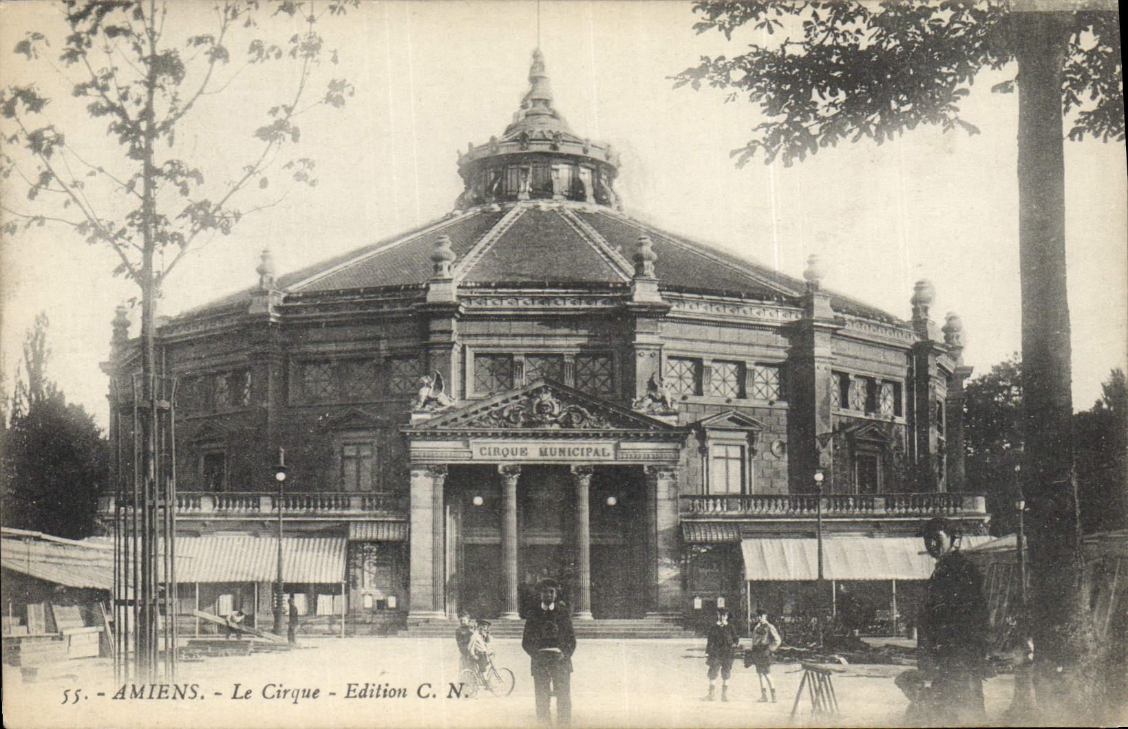 Vintage Postcard Amiens the Circus