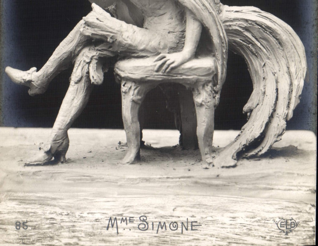 CPA Chantecler Mme Simone Poule 