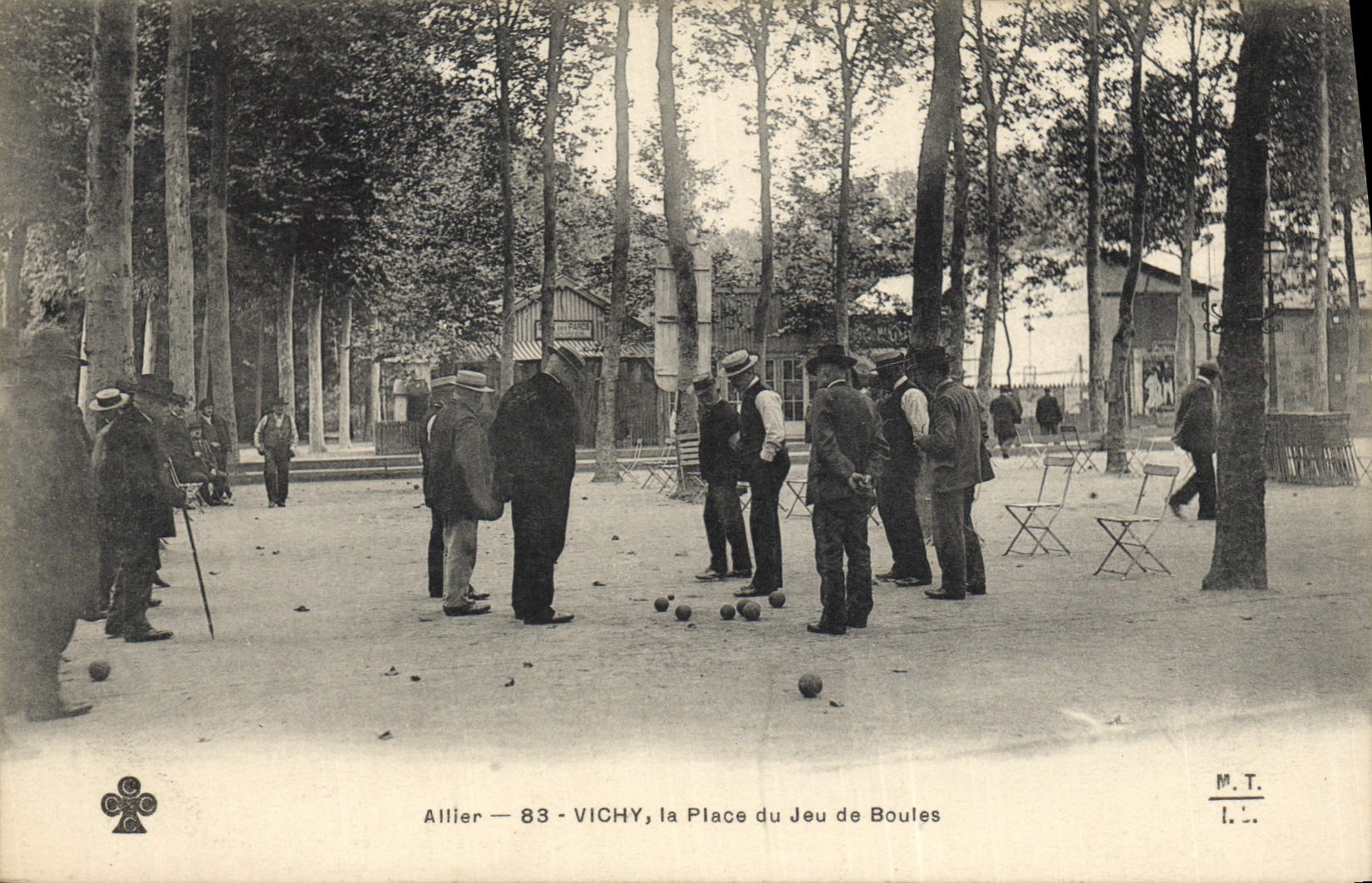 Vintage Postcard Vichy Game of bowls the place of the set of balls SIGNAL