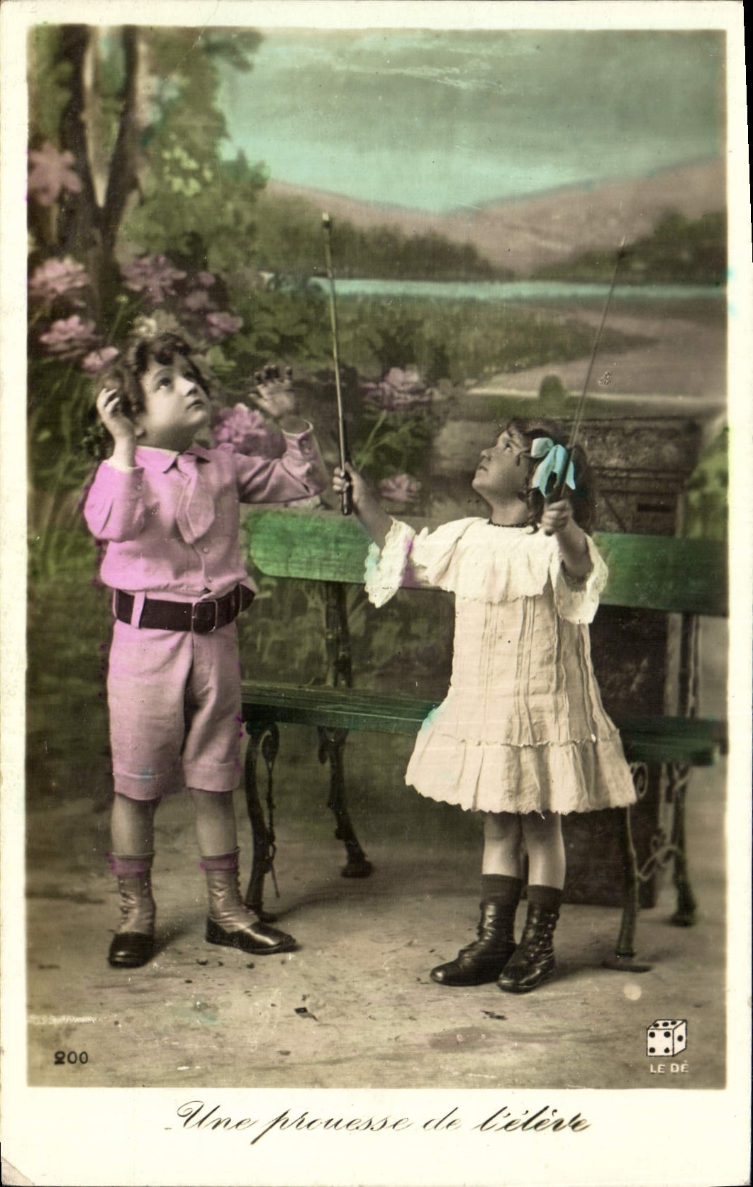 CPA Diabolo Enfants Une prouesse de l'eleve 