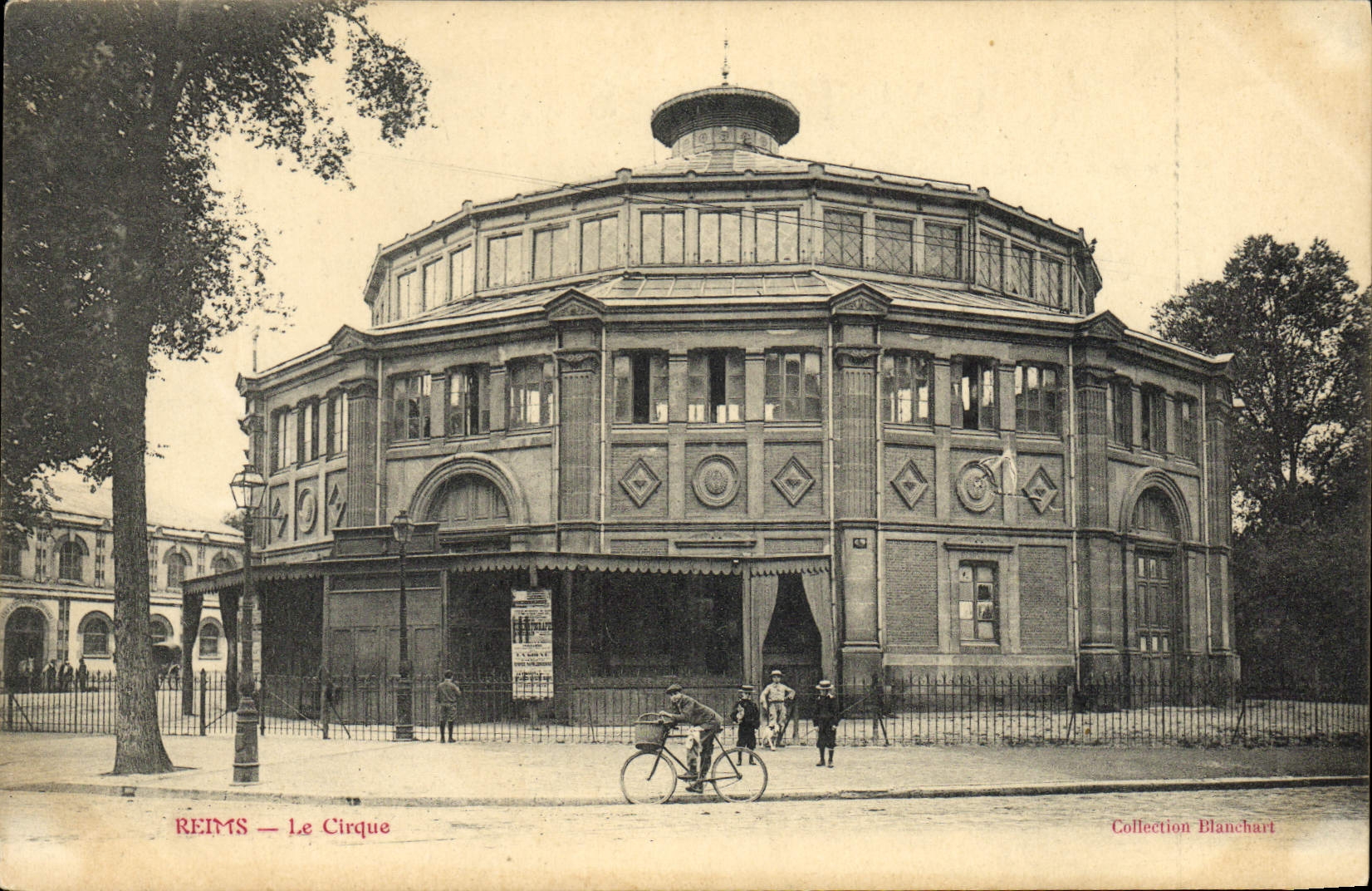 CPA Cirque Reims Velo Cycle 
