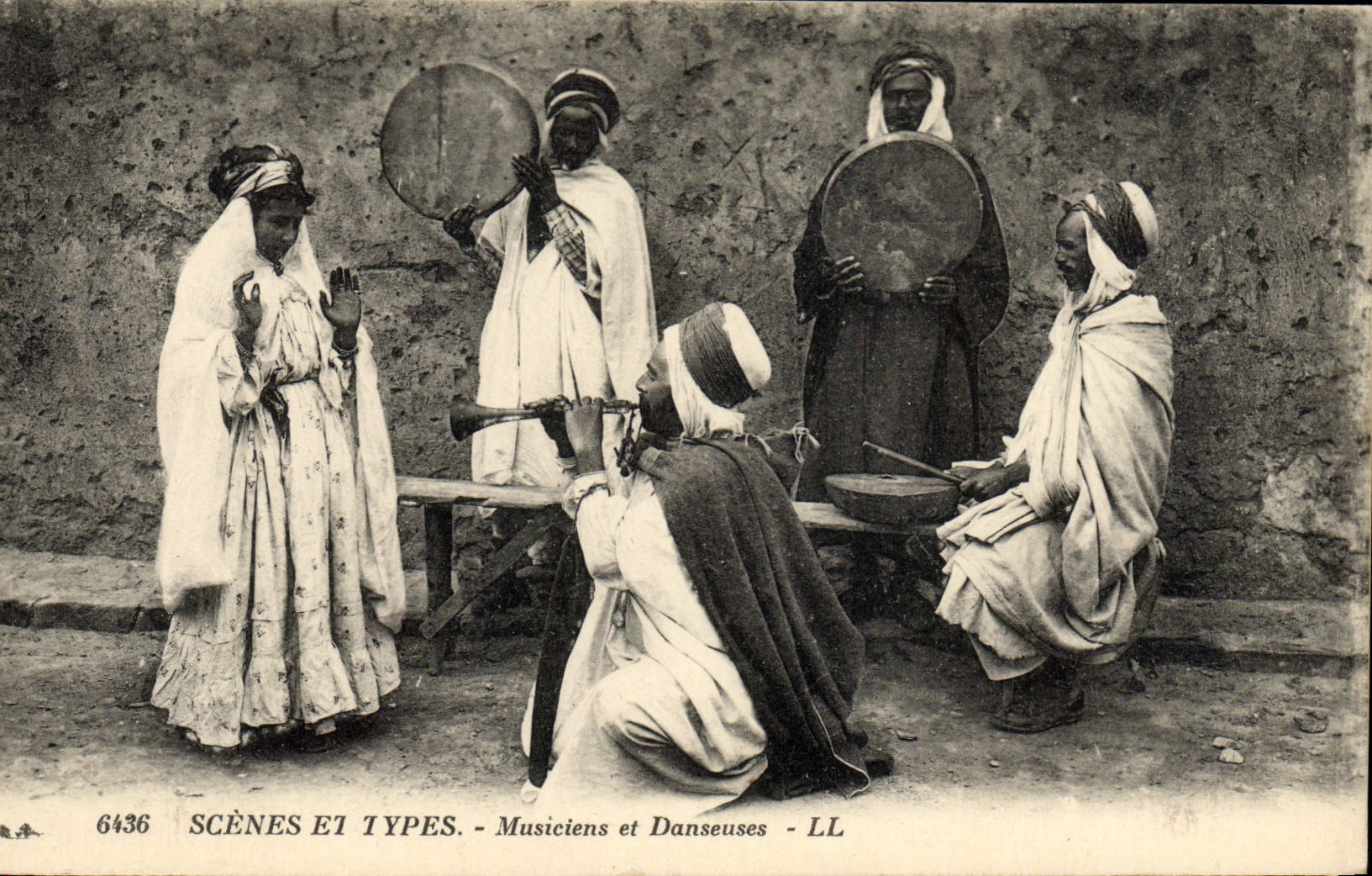 Postal Músicos y Bailarinas África el Septentrional