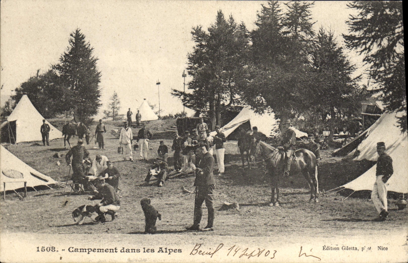 CPA Militaria Chasseurs Alpins Campement dans les Alpes