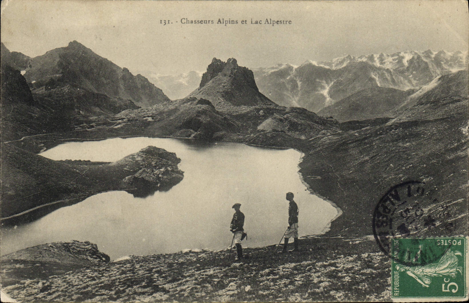 CPA Militaria Chasseurs Alpins et lac alpestre