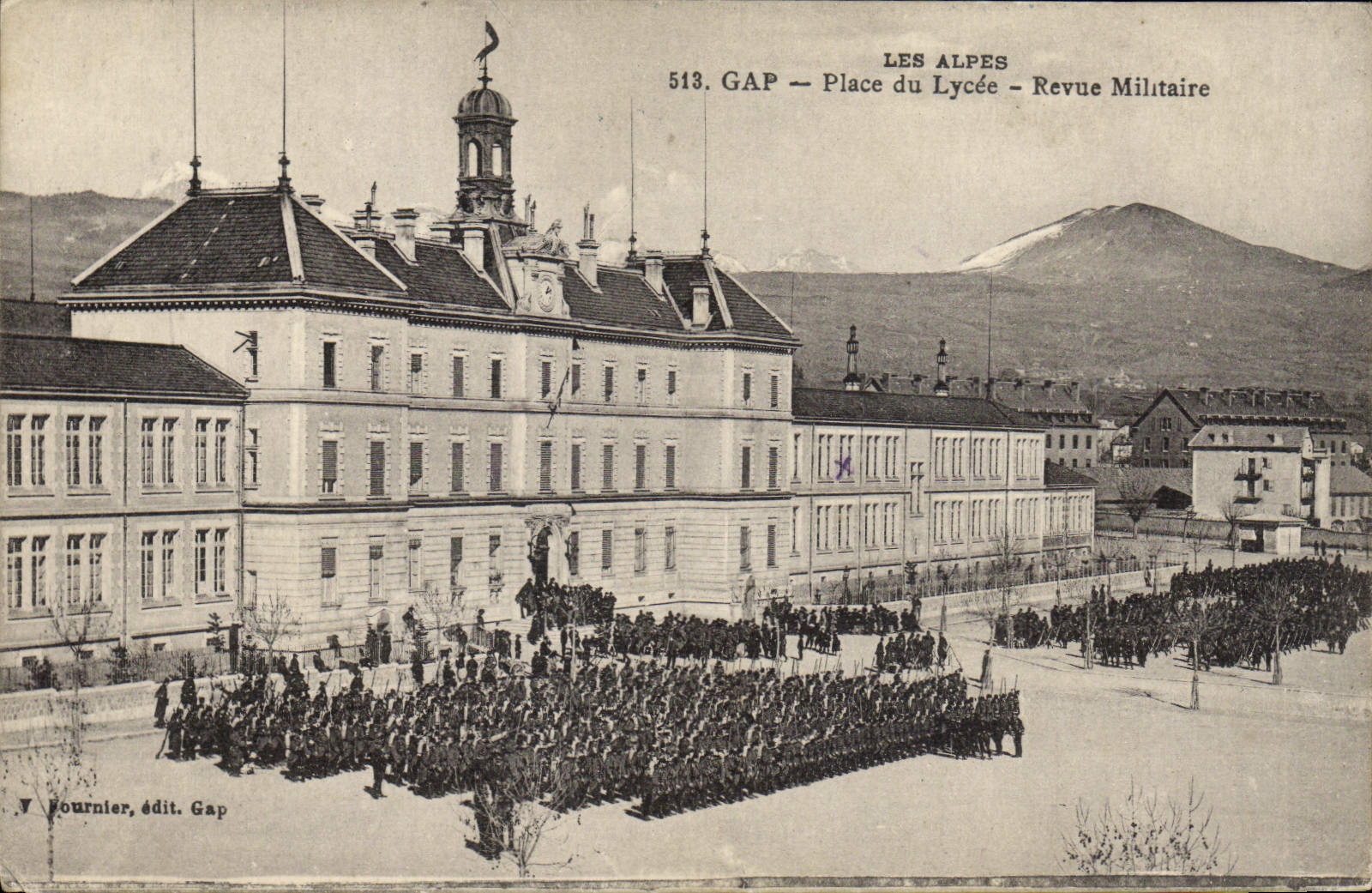 Vintage Postcard Militaria Gap Alpine hunters Places military Revue high school