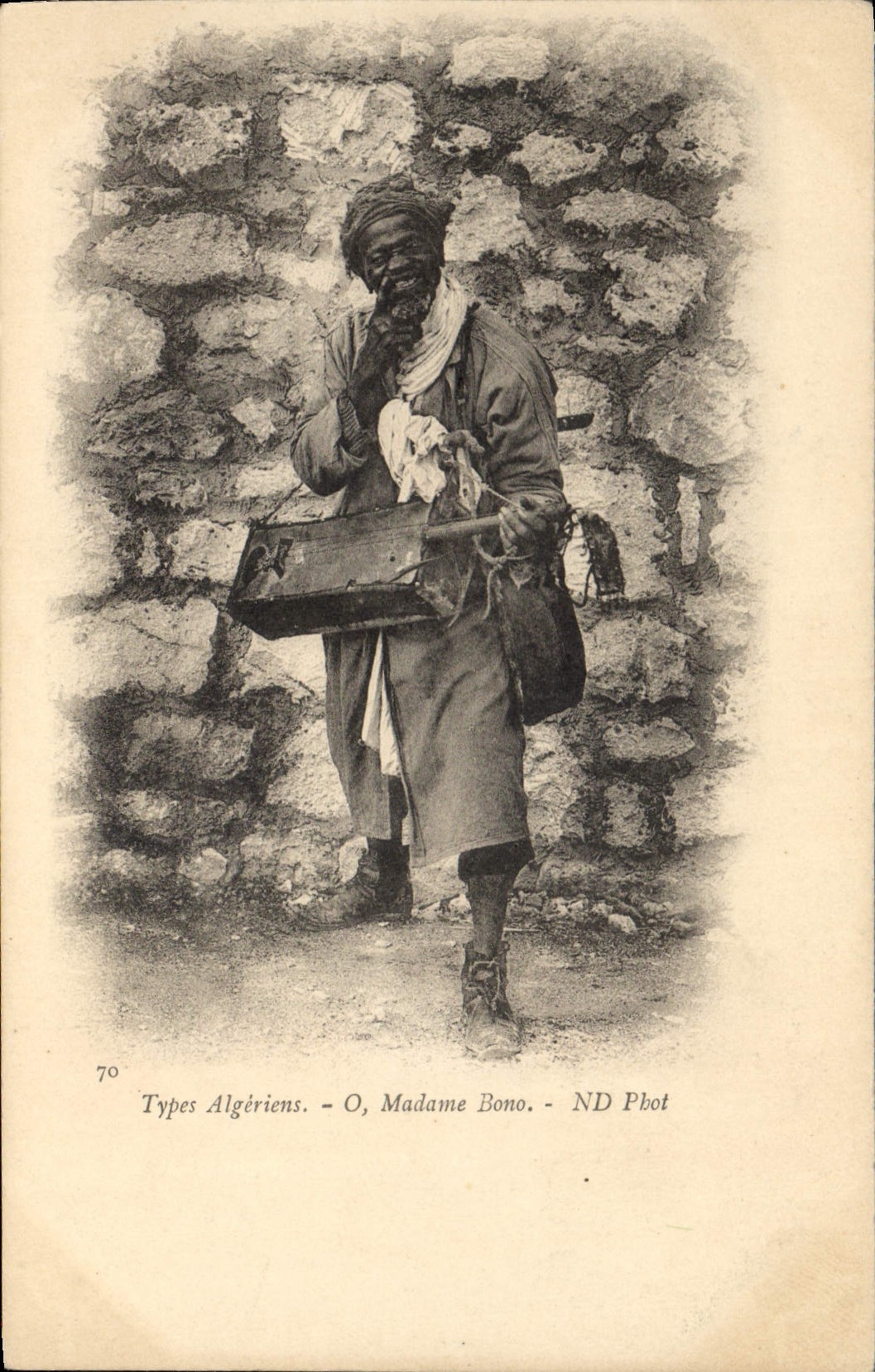 CPA Folklore Types algeriens O Madame Bono 