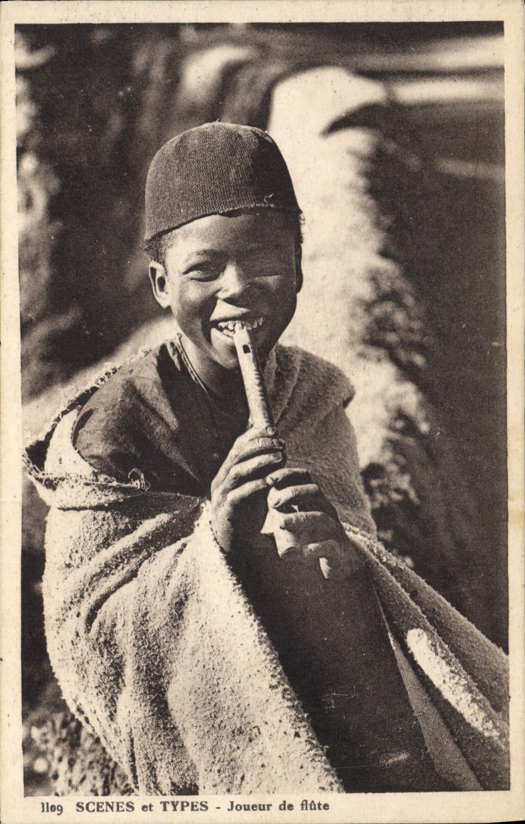 CPA Folklore Joueur de Flute Afrique du Nord
