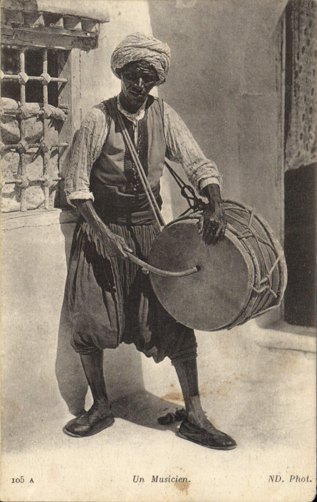 Postal Folclore un músico África el Septentrional