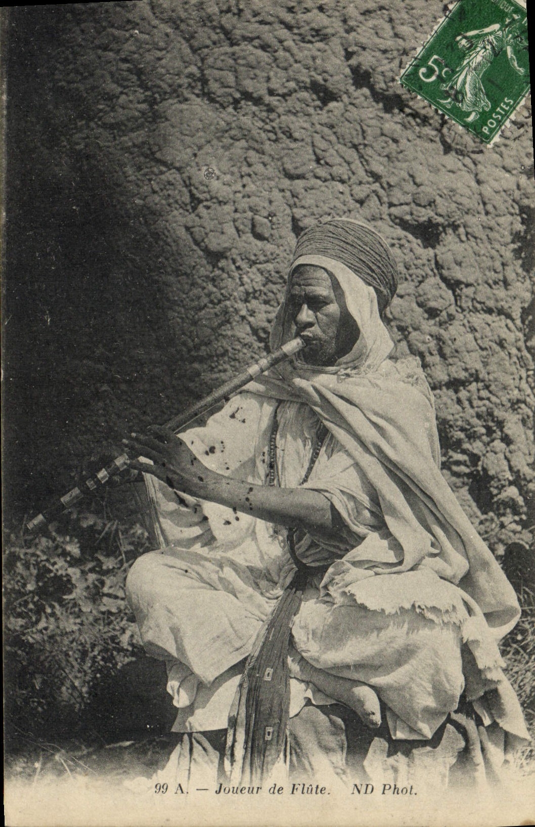 CPA Folklore Joueur de flute Afrique du Nord 