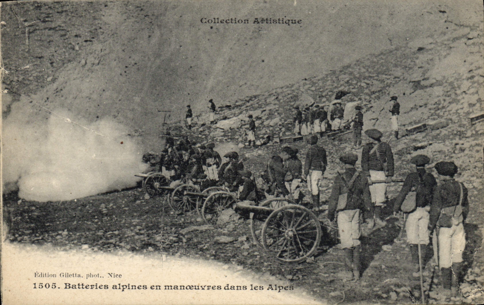 CPA Militaria Chasseurs Alpins Batteries alpines en manoeuvres dans les Alpes