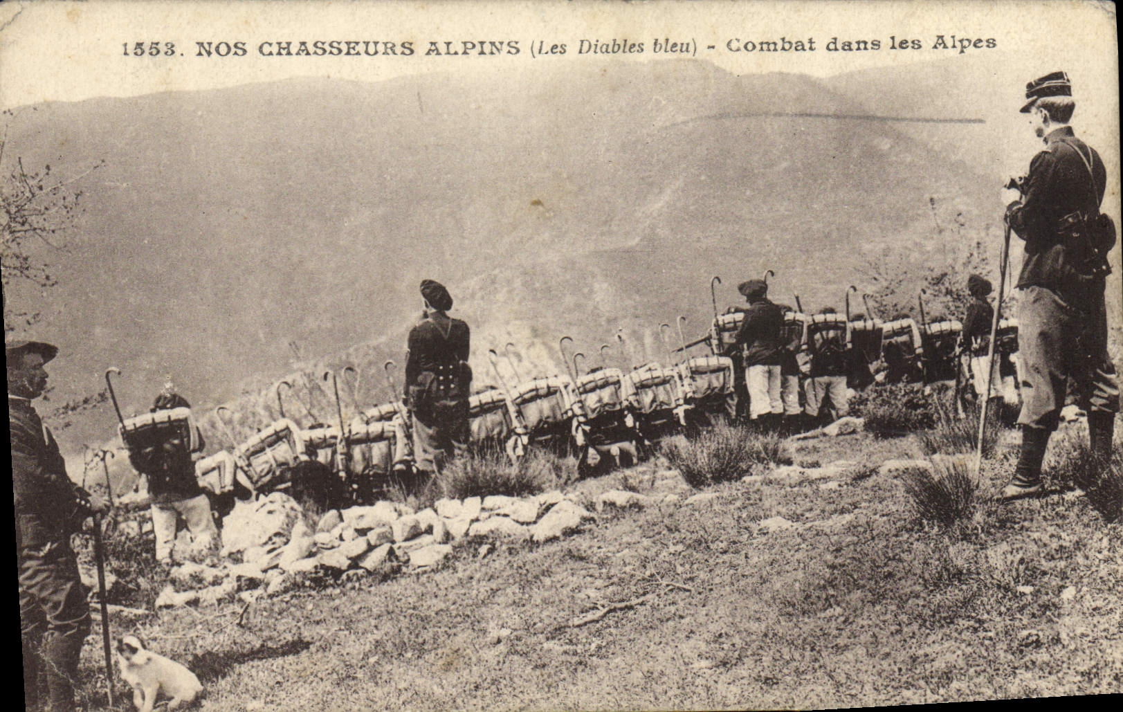 CPA Militaria Chasseurs Alpins Combat dans les Alpes Les Daibles bleus