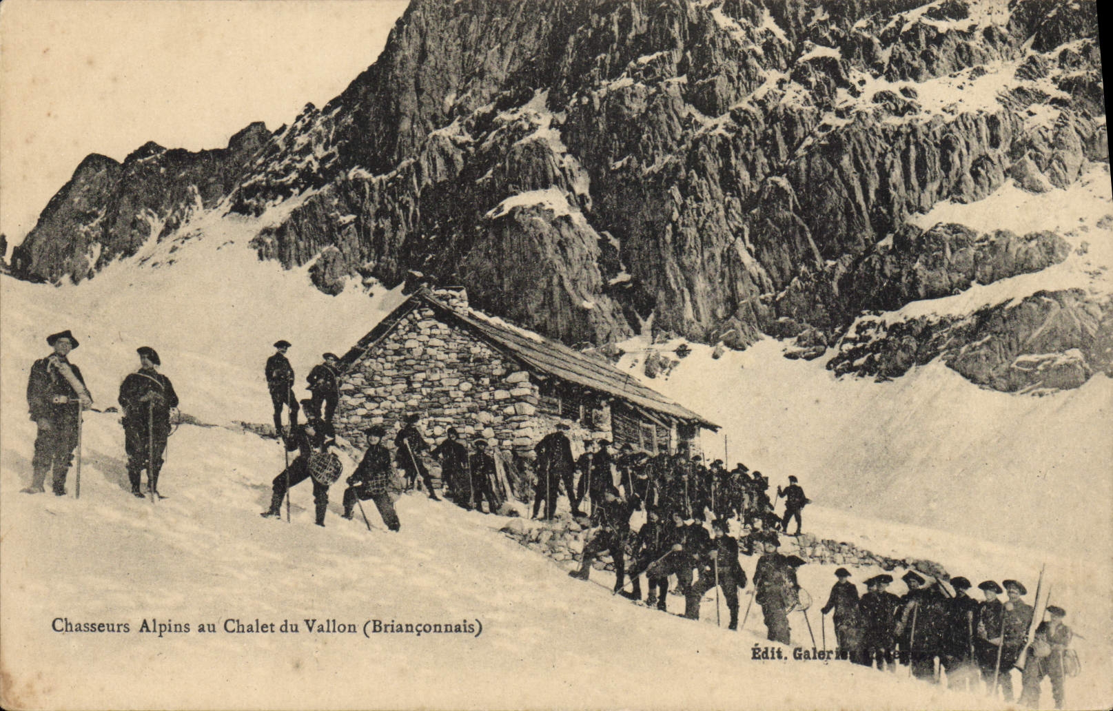 Vintage Postcard Militaria Alpine hunters with the country cottage of the Brianconnais Small valley