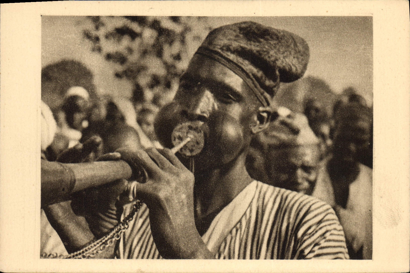 CPA Folklore Afrique Equatoriale Francaise Tchad Musicien de Fort Lamy