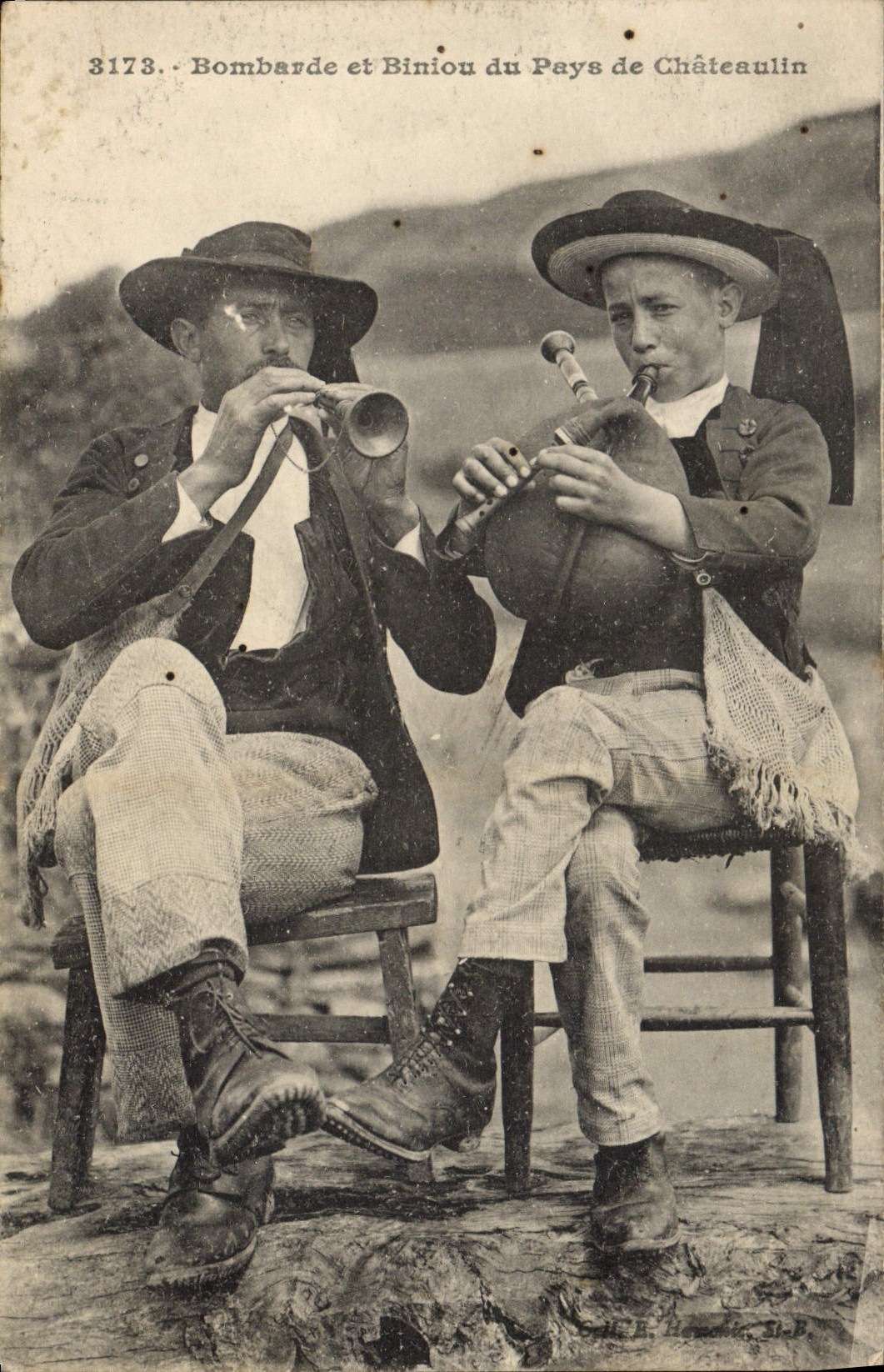 Vintage Postcard Folklore Bombards and Bagpipe of the country of Chateaulin