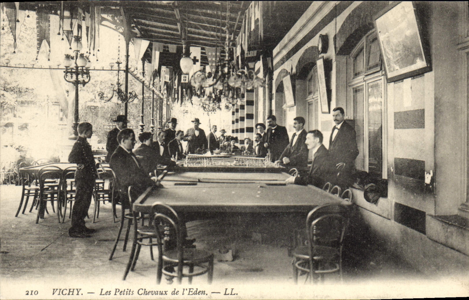 CPA Casino Vichy Les petits chevaux de l'Eden