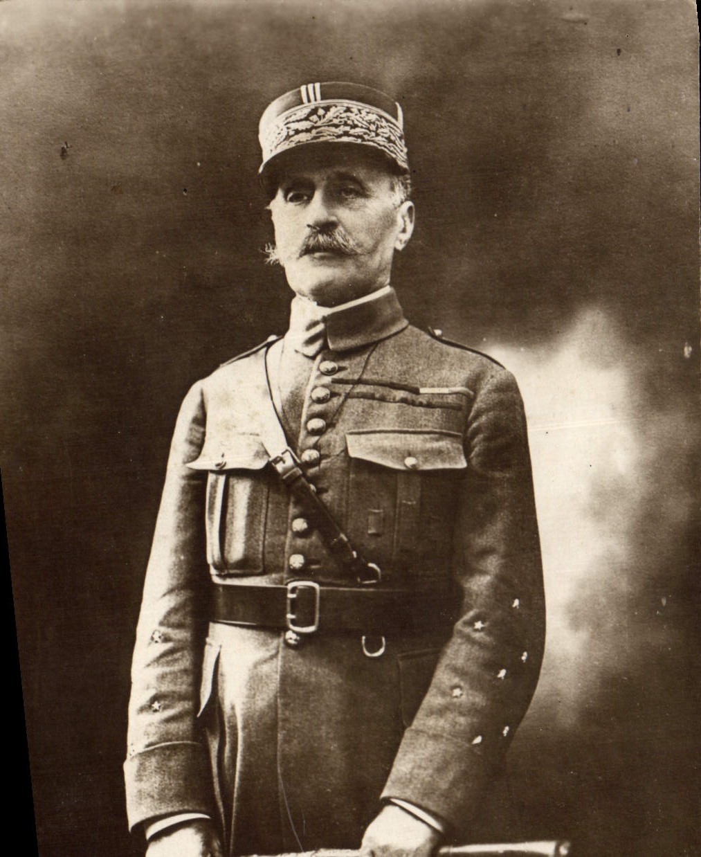 CPA Militaria Marechal Foch 