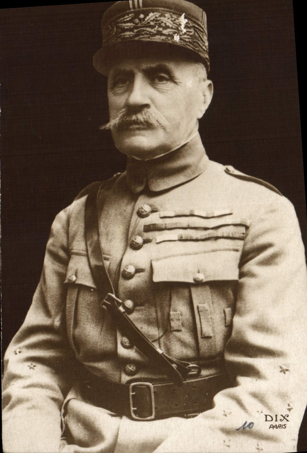 CPA Militaria Marechal Foch 