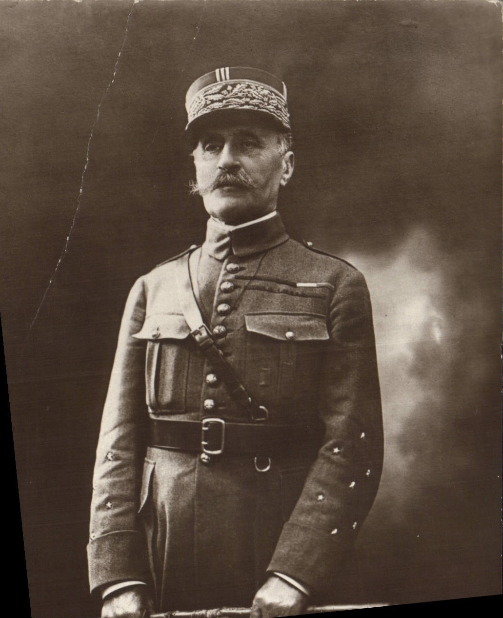 CPA Militaria Marechal Foch 