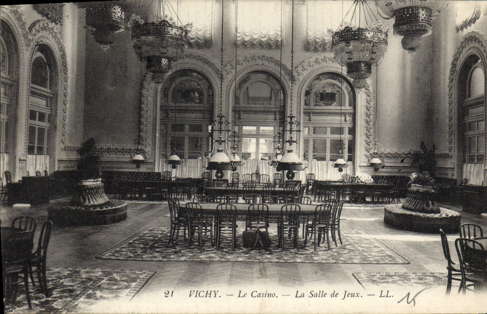 Vintage Postcard Vichy Casino the gaming room