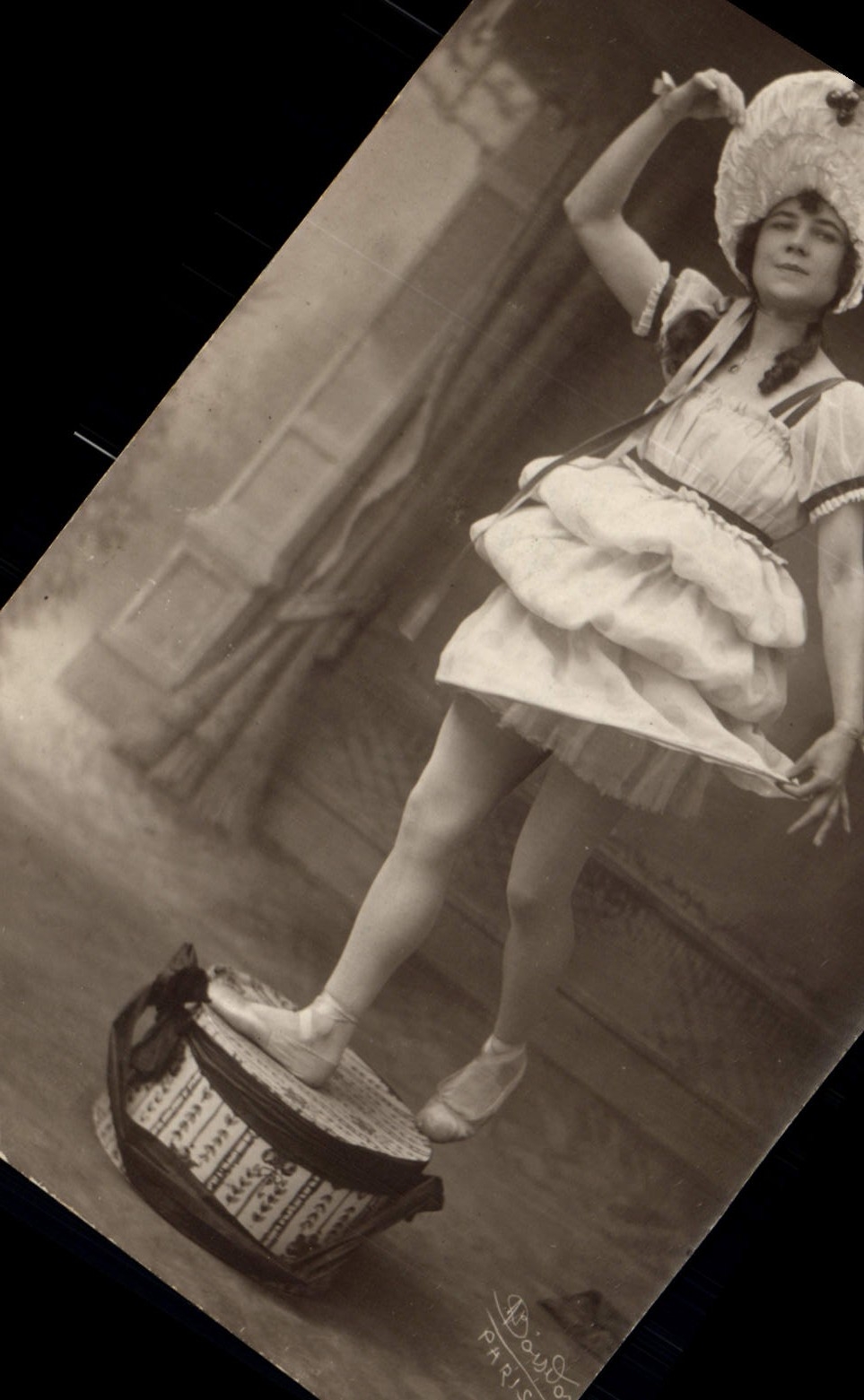 Vintage Postcard Cady Mano