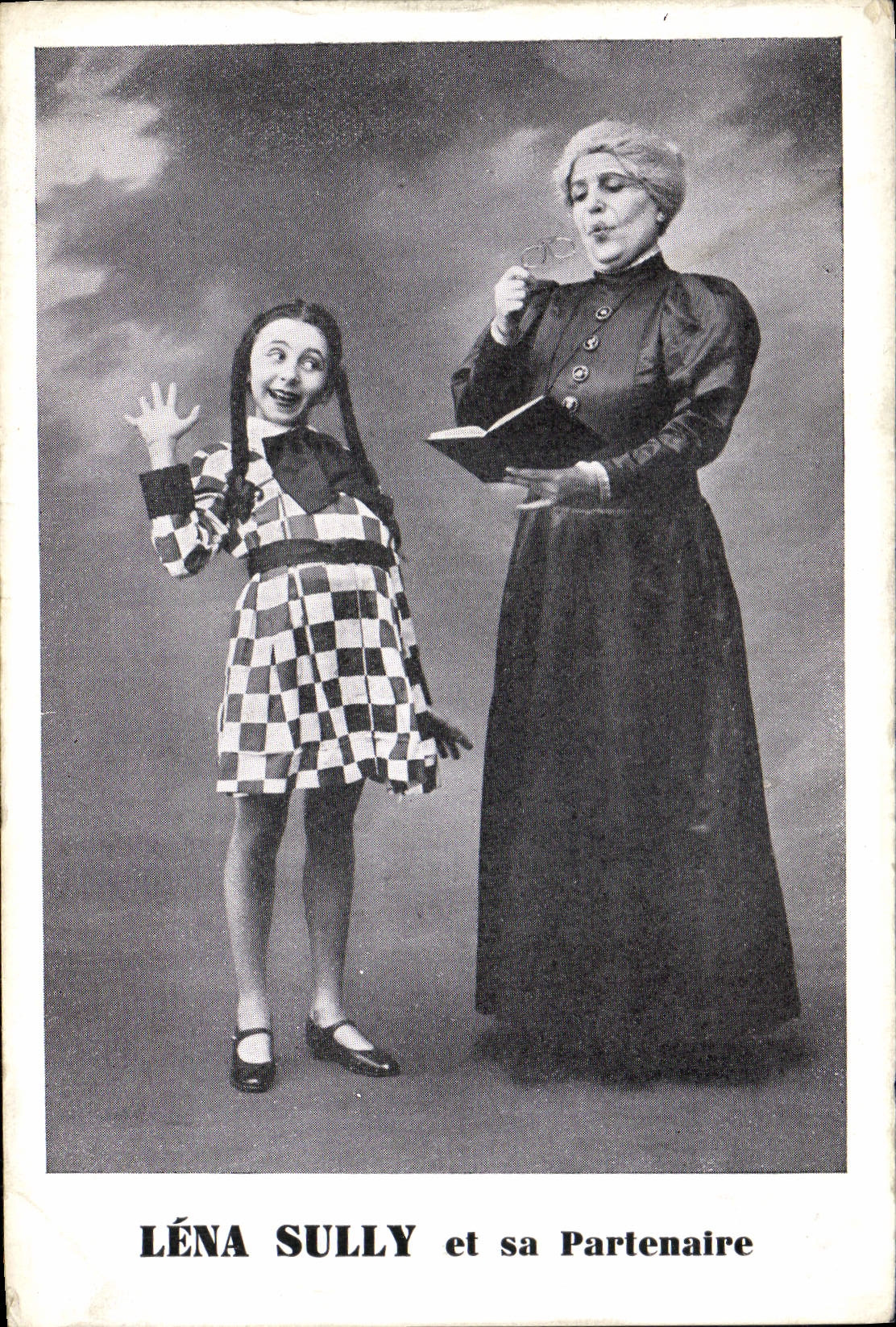 Postal Lena Sully y su socio