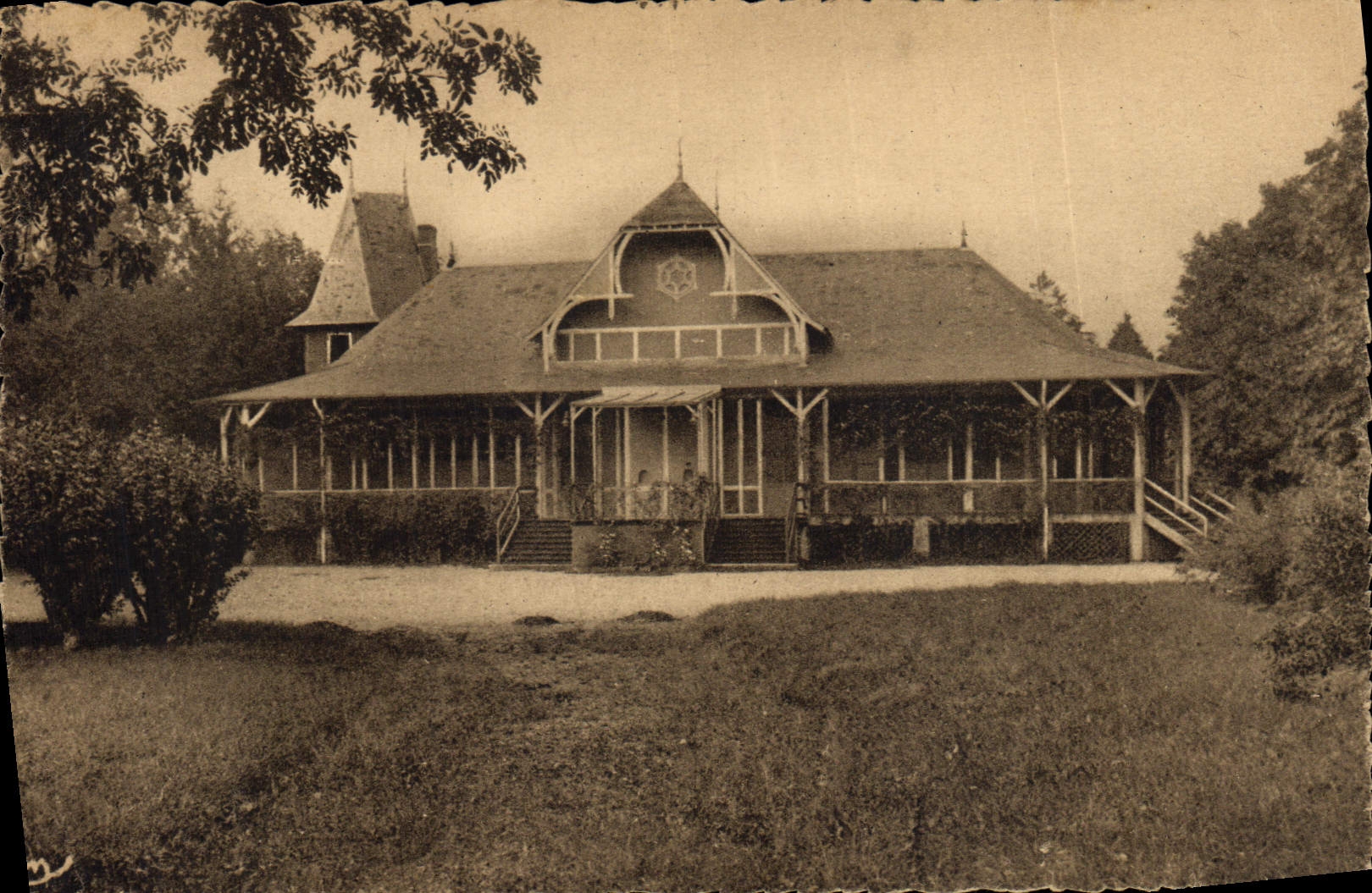 Vintage Postcard Lons Casino Saulnier