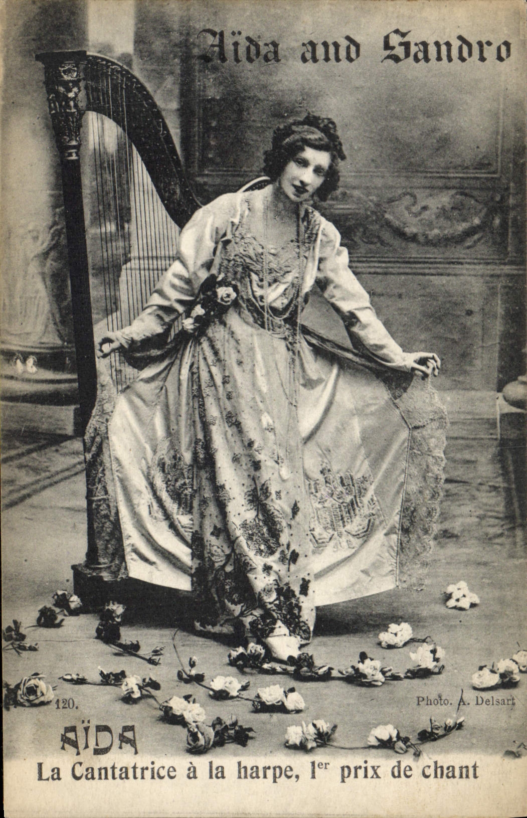 CPA Aida and Sandro La cantatrice a la harpe 1er prix de chant