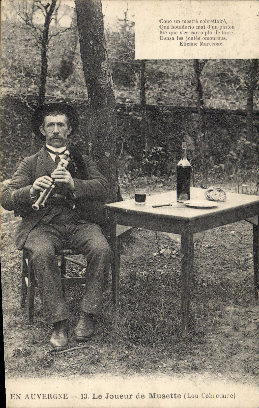 Postal Folclore Auvernia el jugador de gaita