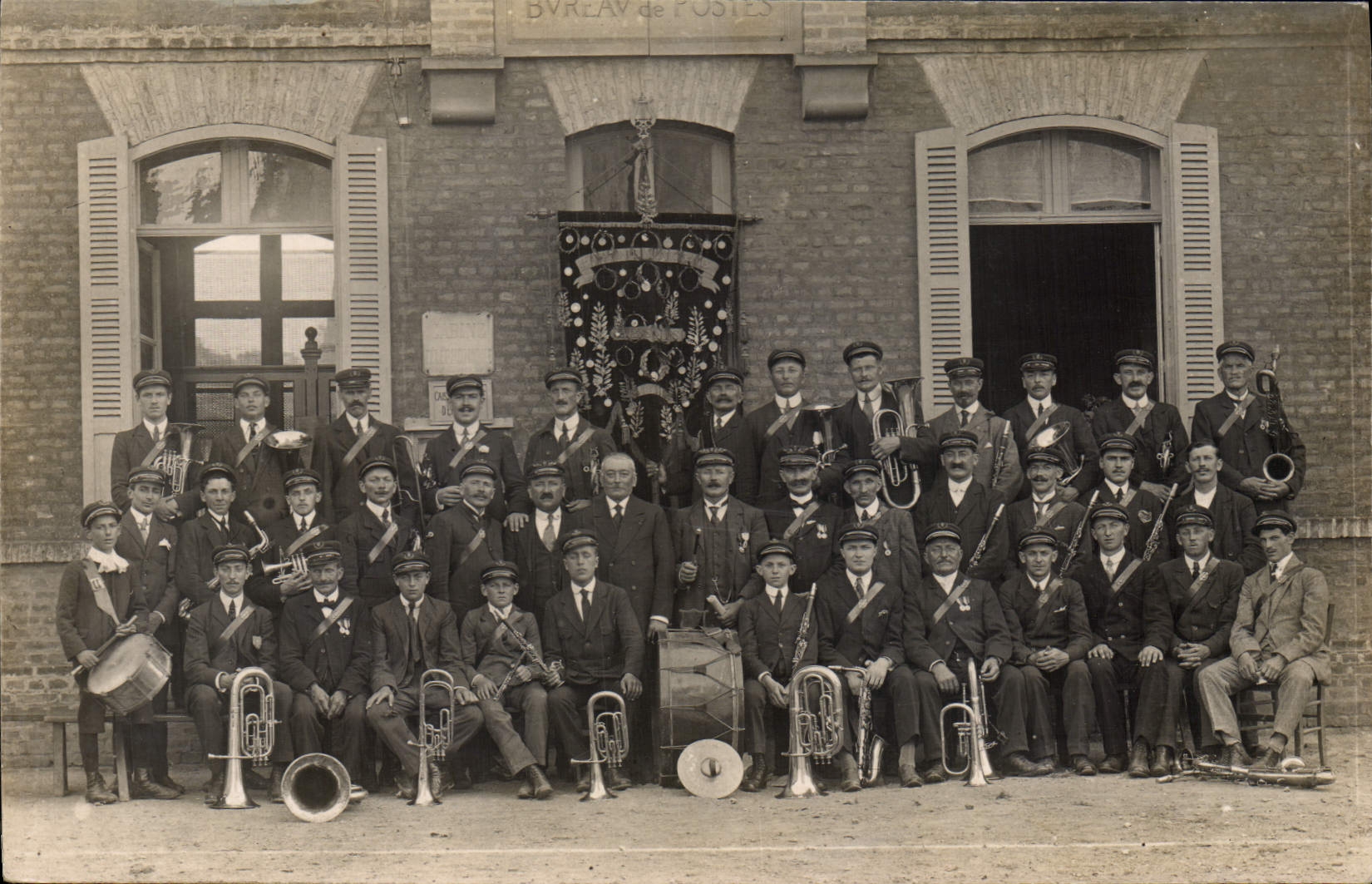 CARTE PHOTO Folklore Troupe musicale
