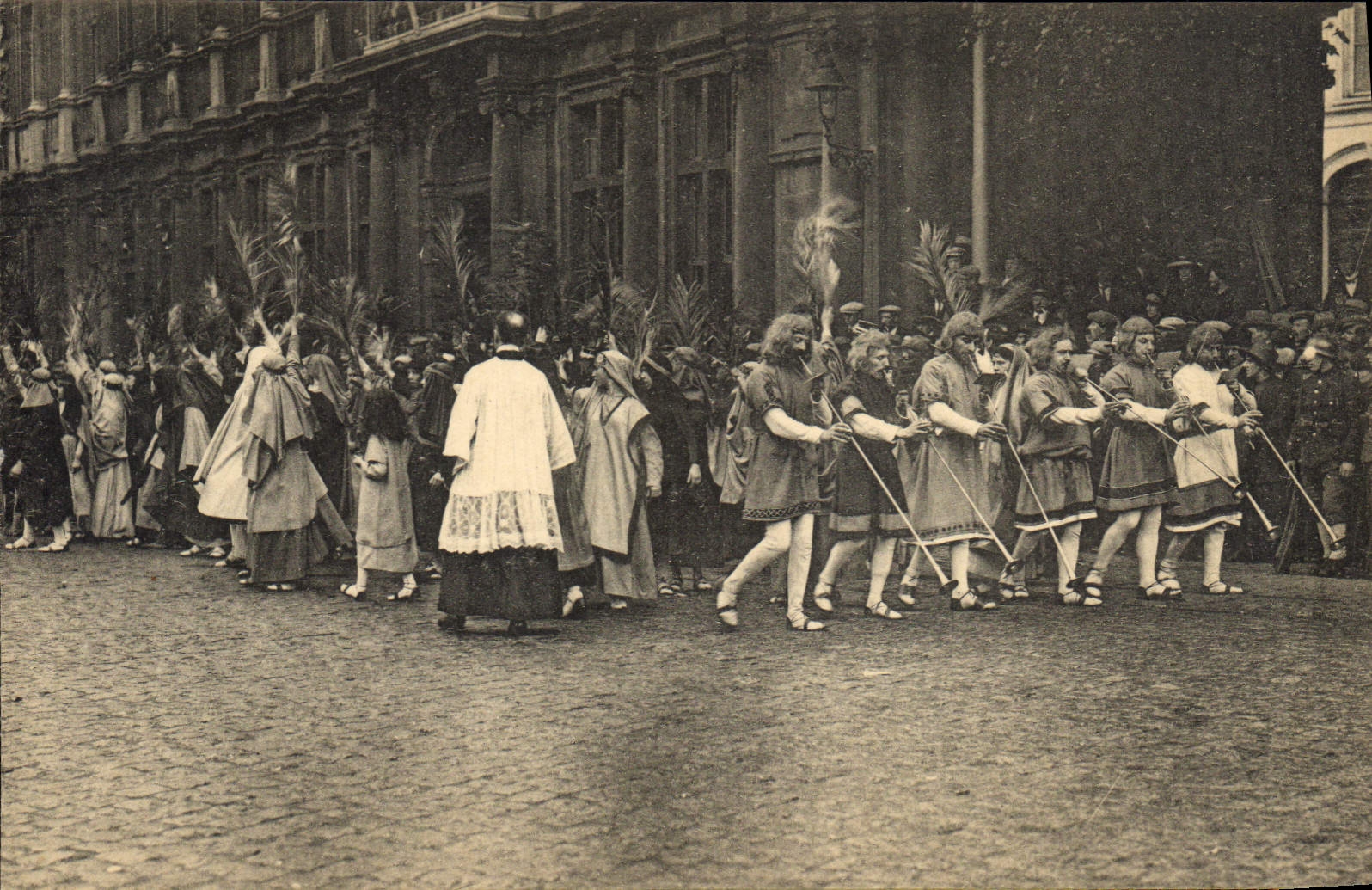 CPA Folklore Bruges Procession du Saint Sang