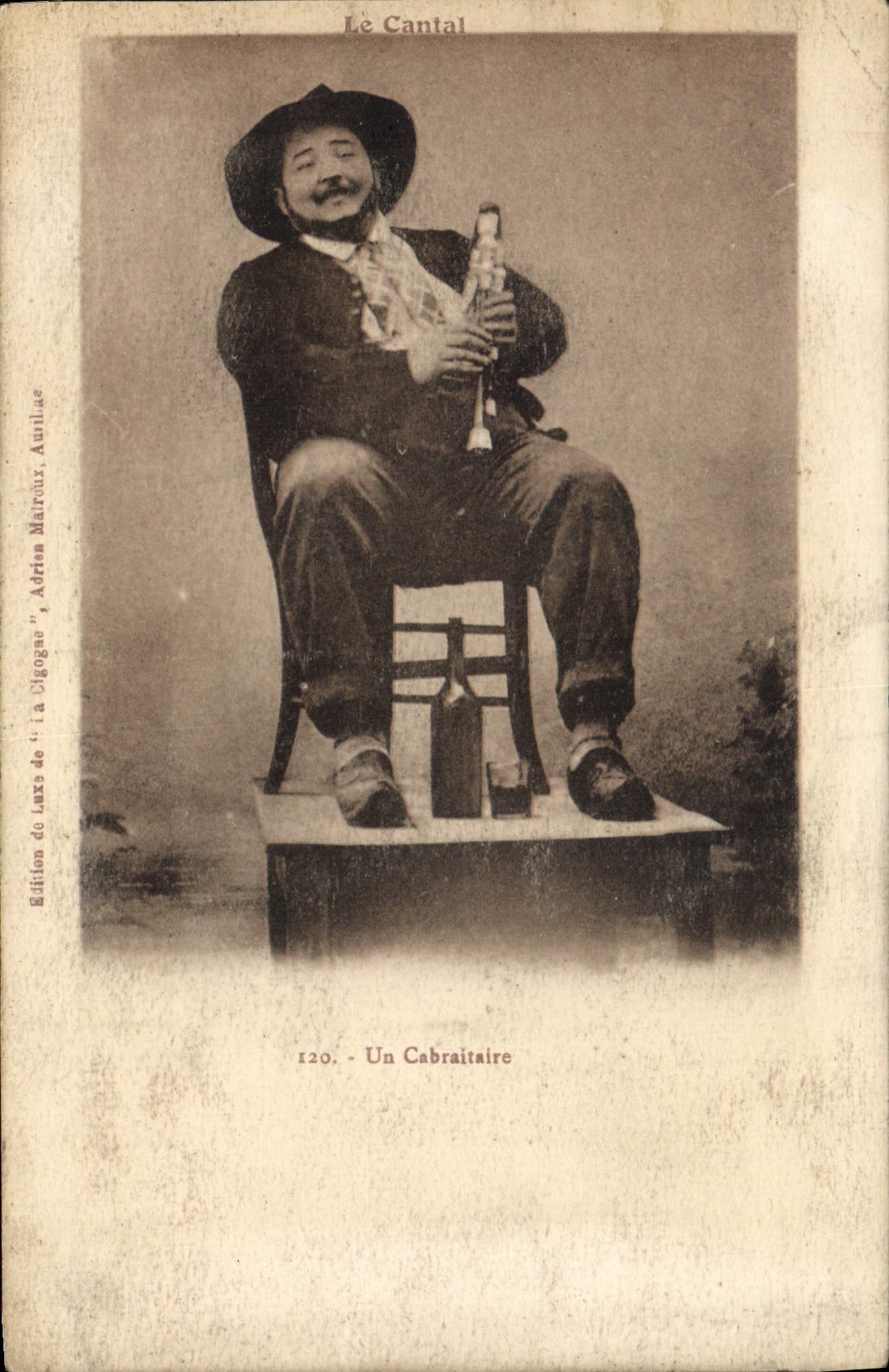 CPA Folklore Cantal Un Cabraitaire