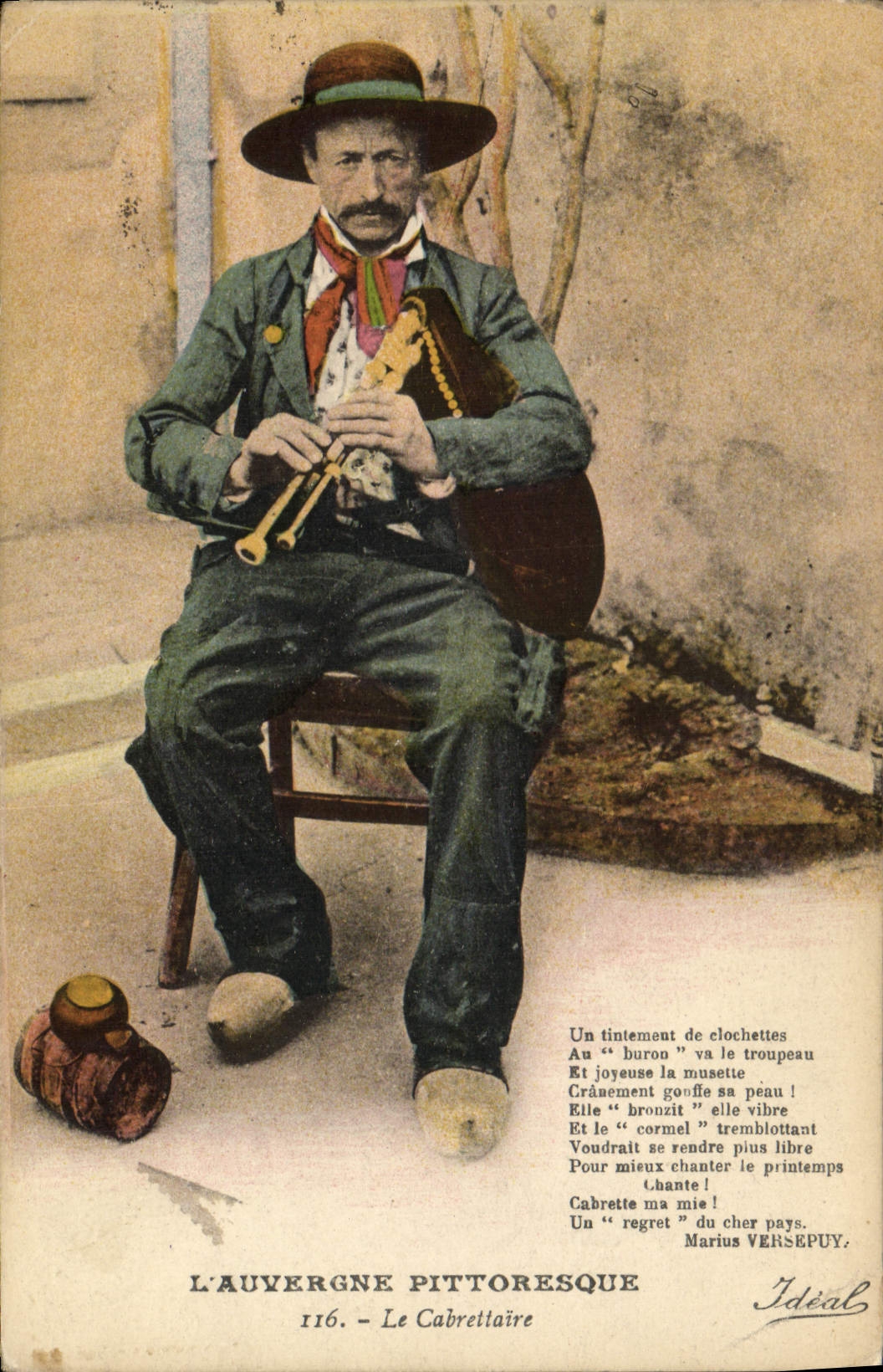 CPA Folklore Auvergne Le CAbrettaire