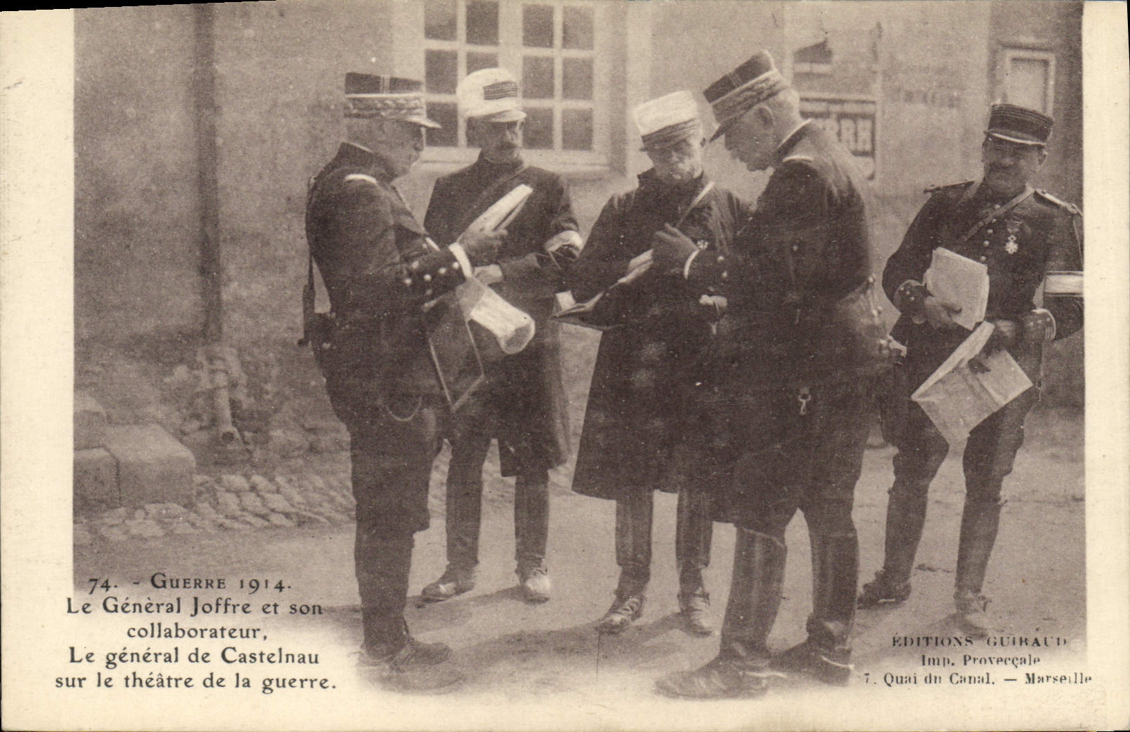 CPA Militaria Le General Joffre et son collaborateur Le general de Castelnau sur le theatre de la guerre 