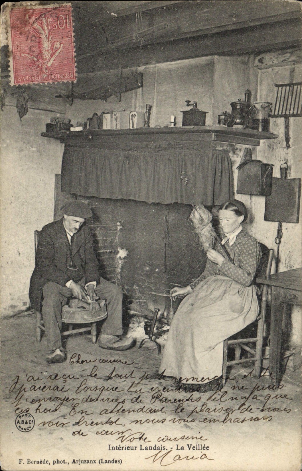 CPA Folklore Interieur Landais La Veillee