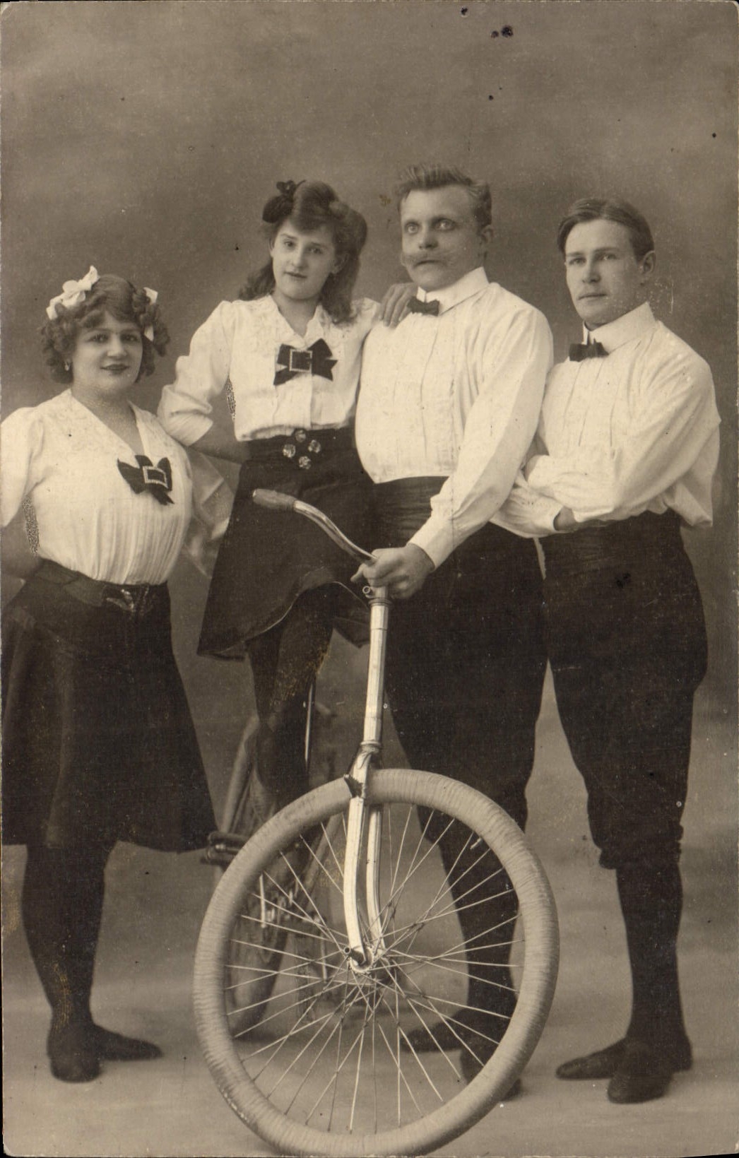 CPA Artistes Velo Cycle 