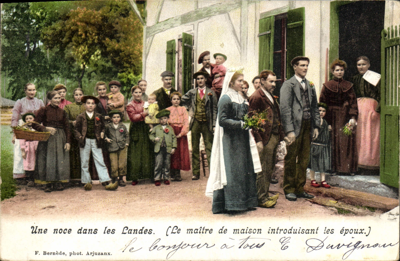 CPA Folklore Une noce dans les Landes Le maitre de maison introduisant les epoux Mariage 