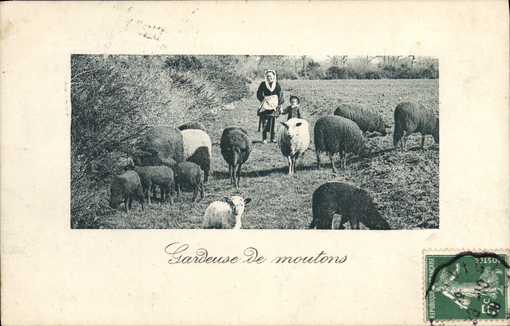 CPA Gardeuse de moutons 