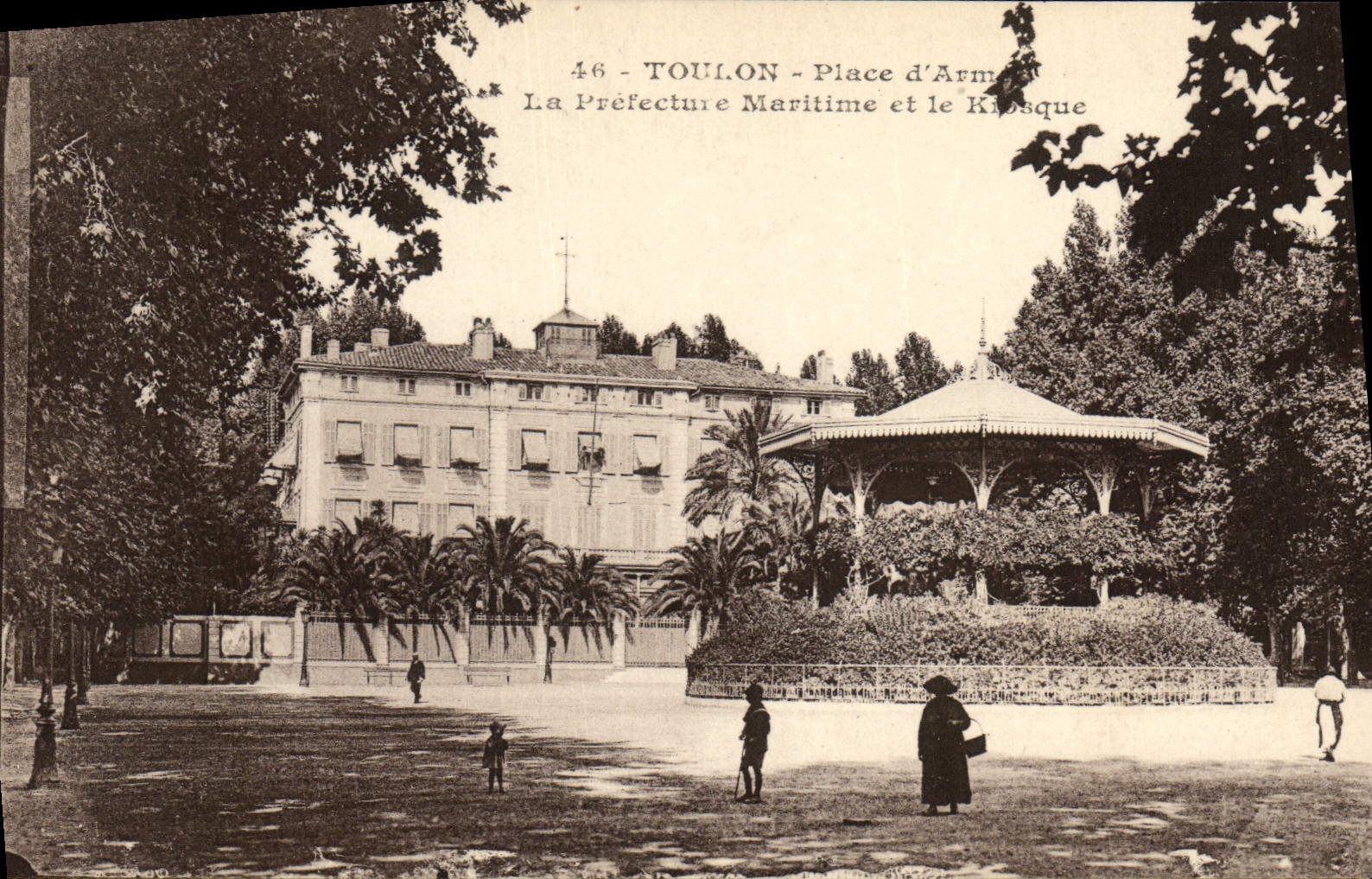 CPA Toulon Place d'armes La prefecture maritime et le Kiosque 